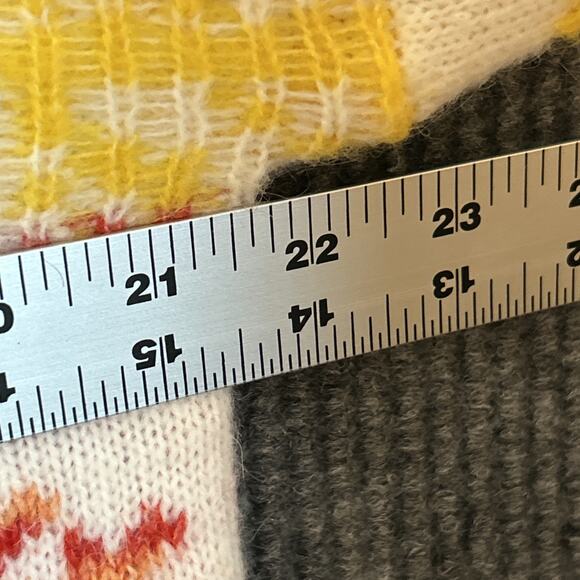 Old Navy Women Fair Isle Snowflake Sweater Size Medium Tall Multi Color Pullover - Picture 7 of 8